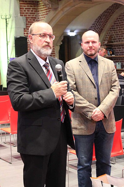Superintendent Hans-Peter Bruckhoff und der synodale Jugendreferent Axel Büker sprachen Grußworte zur Wiedereröffnung