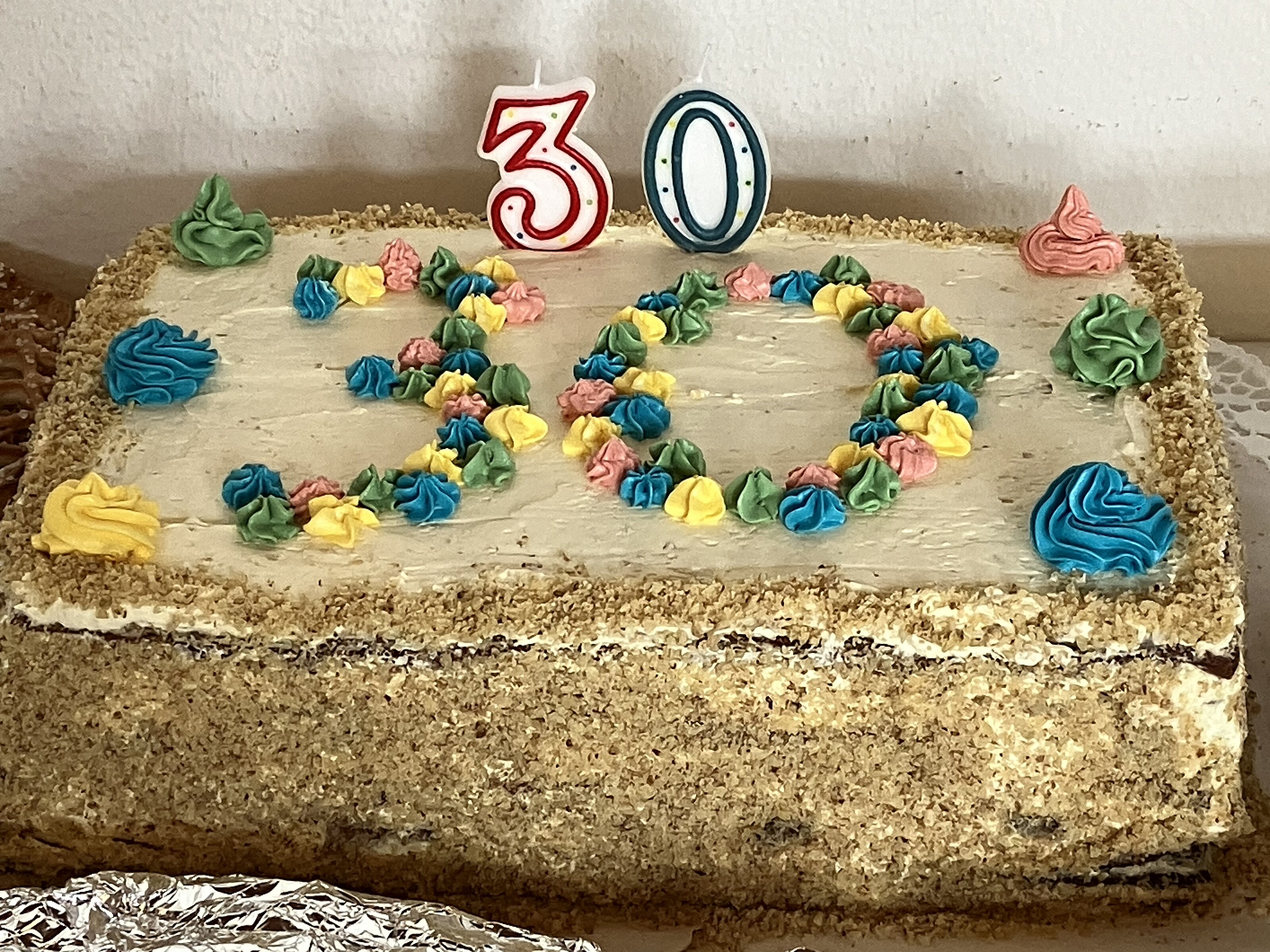 Zum 30. Geburtstag: Eine der Ukrainerinnen hat der Flüchtlingshilfe eine Geburtstagstorte gebacken.