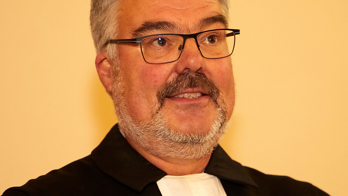 Pfarrer Erik Schumacher verlässt nach 26 Jahren seine Kirchengemeinde in der Eifel.