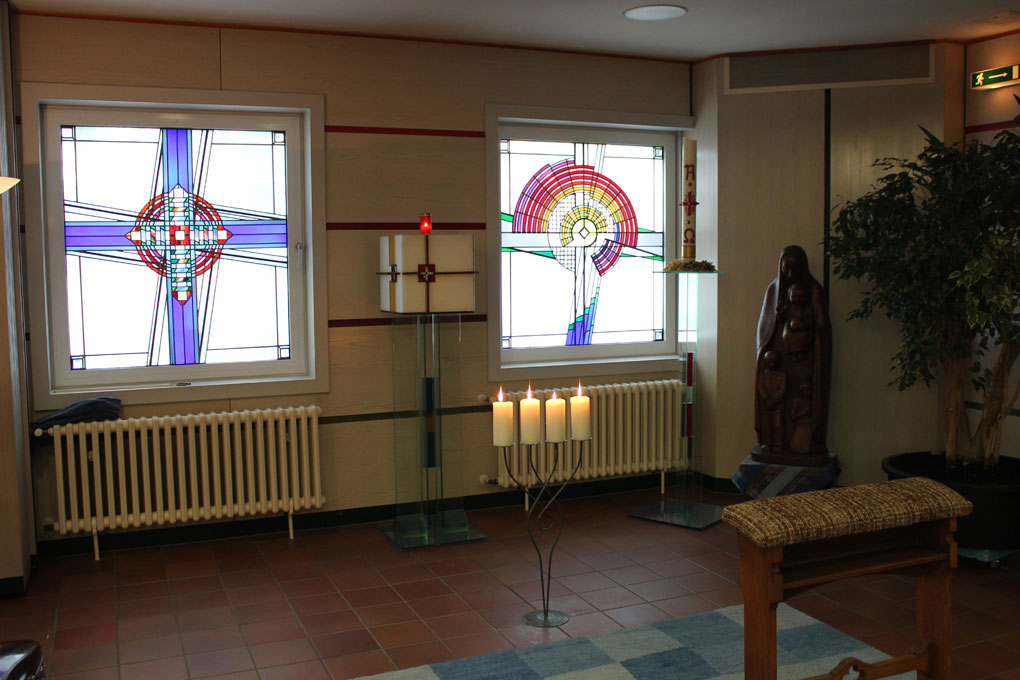 In der Mehrzweckhalle der JVA in der Aachener Soers finden auch Messen und Gottesdienste mit Orgelmusik statt.